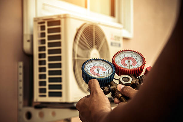 Professional Hvac technician working in Broomfield, CO
